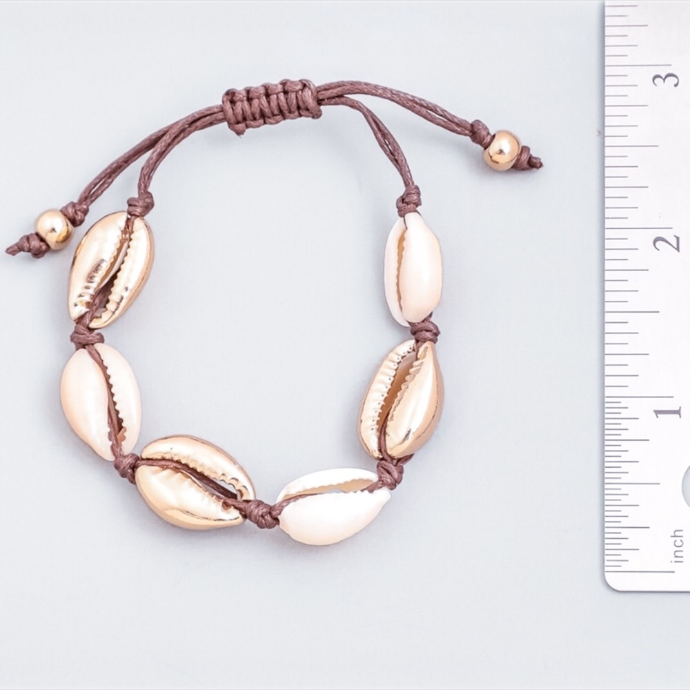 NEW! Gold Seashell Adjustable Rope Bracelet - Picture 2 of 3